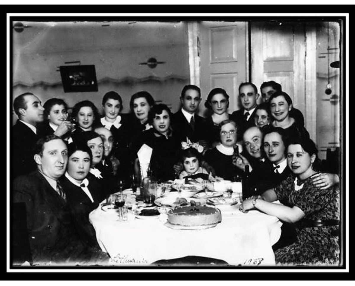 Vaistininkės Godos Bardonienės dukros gimtadienis. 1937 m., Šeduva. Marlene Englander kolekcija.